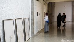 Visual Emosional dan Reflektif dalam Pameran Lima Seniman