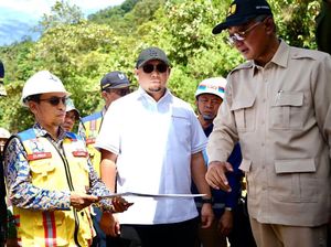Andre Rosiade Ajak Menteri PU ke Jl Lembah Anai, Minta Jalur Diperkuat Permanen