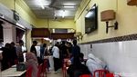 H-1 Tutup, Warung Nasi Padang Tertua di Singapura Masih Ramai Diantre!