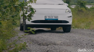 Trip ke Sumatra Naik Mobil Listrik? Nggak Takut Lagi! 