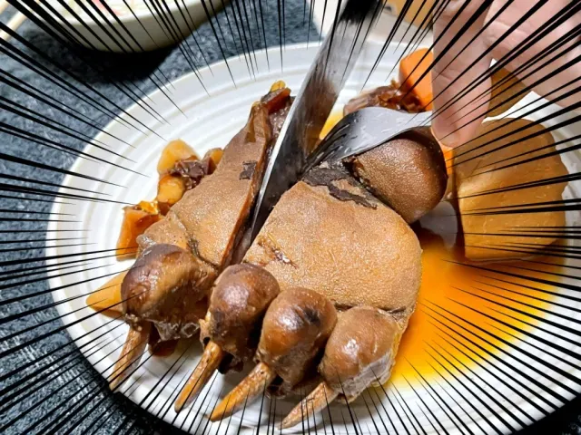 Begini Rasa Daging Kaki Beruang Utuh! Begini Rasa Daging Kaki Beruang Utuh!