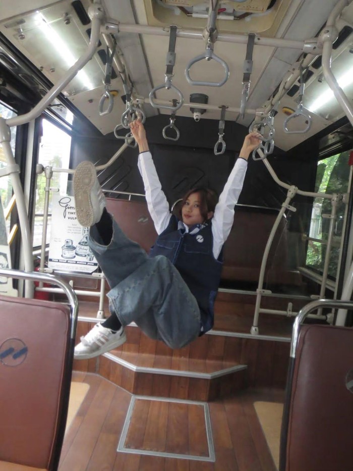 POV Christy No Na naik bus.