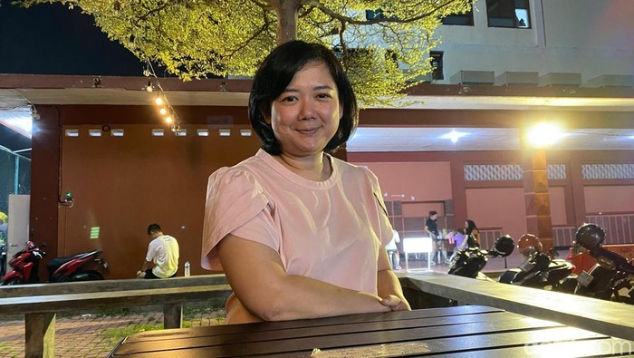 Dokter Rosa yang juga menyambi sebagai driver taksi online