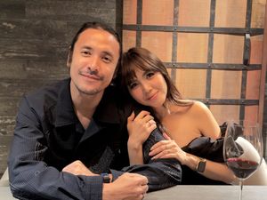 Cincin Kawin Manis dari Ello untuk Istri di Ultah Pernikahan Ke-4