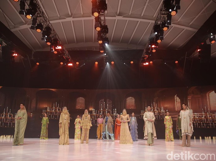 Fashion Show Ivan Gunawan 1