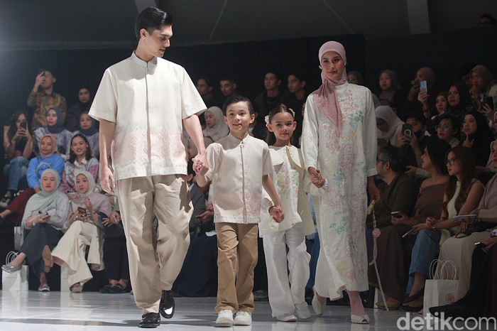 Fashion Show Ria Miranda 2