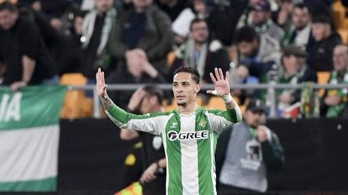 Real Betis Tembus 16 Besar Liga Europa, Antony Jadi Pahlawan