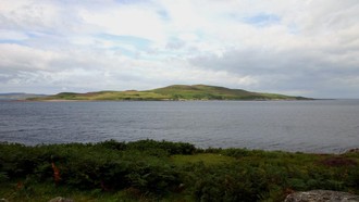 Nekat! YouTuber Ini Masuk ke Pulau Terlarang yang Dihapus dari Peta