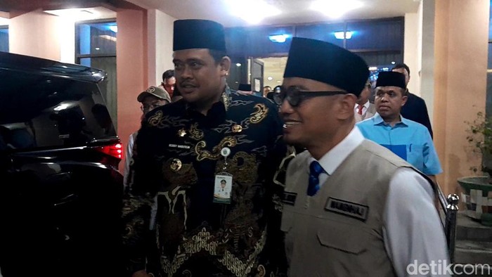 Seloroh Bobby ke Dahnil: Jangan Sering ke Sini, Takutnya Maju 2029