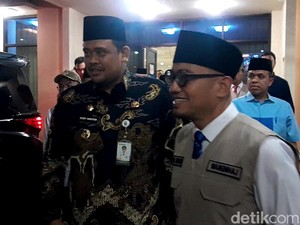 Seloroh Bobby ke Dahnil: Jangan Sering ke Sini, Takutnya Maju 2029