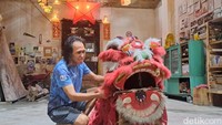 Mereka juga telah menyiapkan Barongsai yang digunkan saat perayaan Imlek.