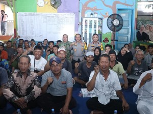 Kunjungan ke Srengseng Jakbar, Kapolda Metro Ajak Warga Jaga Jakarta