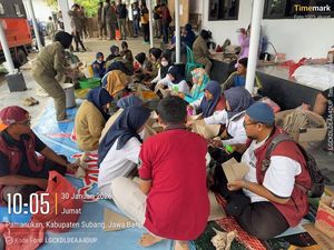 Kemensos Kirim Ribuan Paket Bantuan buat Korban Bencana Banjir di Subang