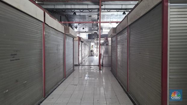 Kondisi kawasan Tekstil Cipadu, Tangerang yang semakin sepi ditinggal pelanggan, Jumat (30/1/2026). (CNBC Indonesia/Chandra Dwi Pranata)