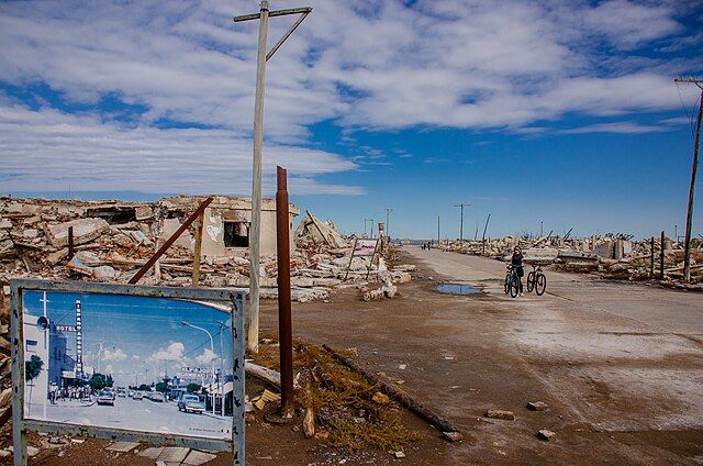 Kota Mati Villa Epecuen di Argentina yang lenyap puluhan tahun akibat banjir.