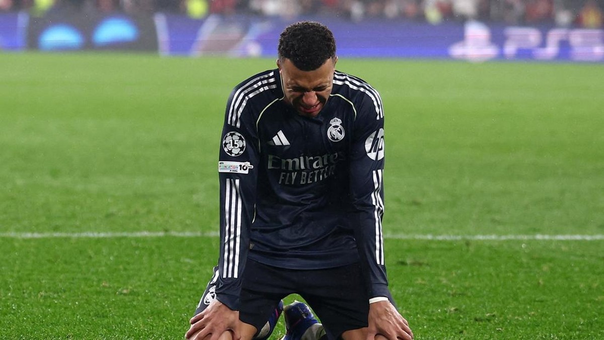 Kylian Mbappe sudah beberapa kali absen di musim ini karena cedera lutut. Foto: REUTERS/Pedro Nunes