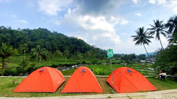 Cadas Ngampar, Ngemping dengan Suguhan Panorama City Light Ciamis