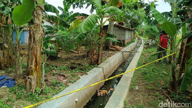 Lokasi ditemukannya mayat bocah perempuan di dalam karung di Kelurahan Gunung Simping, Kecamatan Cilacap Tengah, Kabupaten Cilacap, Jumat (30/1/2026). Lokasi ditemukannya mayat bocah perempuan di dalam karung di Kelurahan Gunung Simping, Kecamatan Cilacap Tengah, Kabupaten Cilacap, Jumat (30/1/2026).