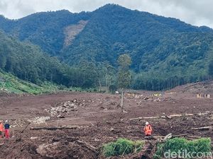 BNPB Ungkap 6 Korban Longsor Cisarua Masih Dicari, Termasuk Anggota Militer