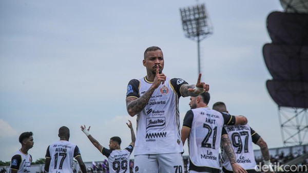 Macan Kemayoran Menggigit di Tangerang, Persita Tumbang 2-0