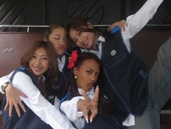 Video: Penampilan Work no na di TransJakarta