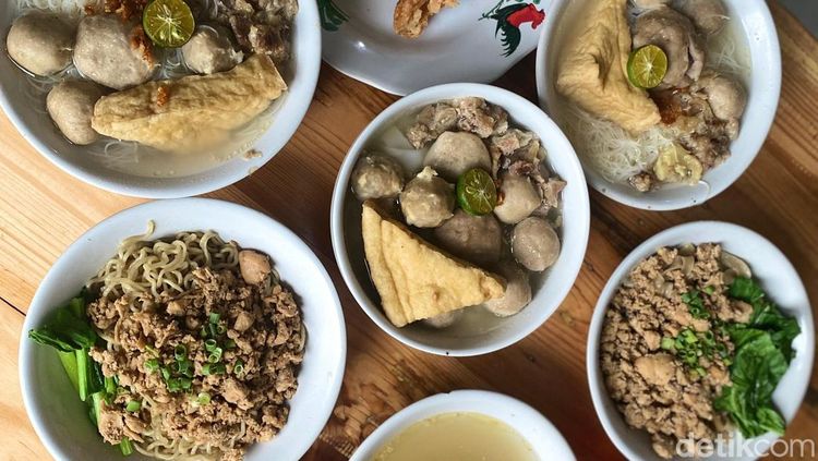 Gurih Sedap! Bakso Gepeng Sultan Hits di Pasar 8 Alam Sutera