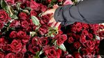 Jelang Valentine Pasar Bunga Kayoon Surabaya Mulai Bergeliat