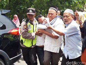 Tangis Purwanto, Pulang Merantau Makamkan Anak Korban Rampok Sadis di Boyolali