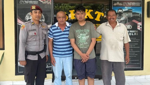 Pemuda asal Bogor kabur yang dijemput keluarganya di Polsek Benoa, Jumat (30/1/2026). Dok: Polsek Benoa