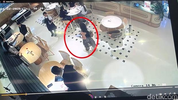 Polisi menunjukkan rekaman CCTV yang memperlihatkan aktivitas Lula Lahfah sebelum meninggal.
