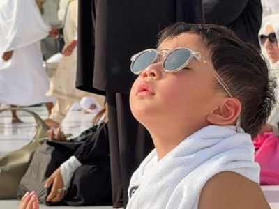 Masyaallah... Rayyanza Mau Seperti Rafathar Bisa Cium Hajar Aswad