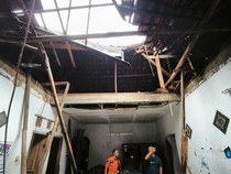 Belasan Rumah Warga di Ciomas Bogor Rusak Diterjang Angin Kencang