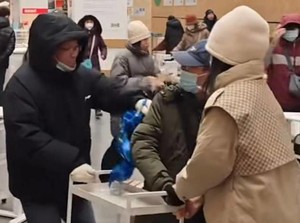 IKEA Mau Tutup, Pembeli Ricuh sampai Tarik-tarikan Furnitur