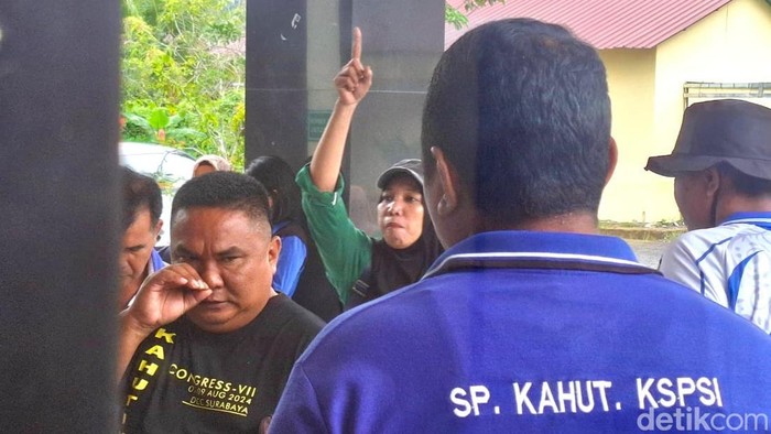 Serikat pekerja di Kantor Disnaker Kota Tarakan.