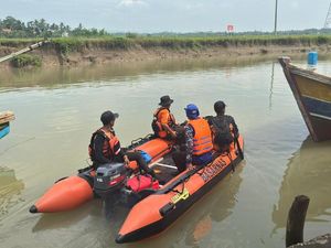 Penambang Pasir Hilang di Sungai Serayu Cilacap