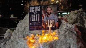 Aksi Solidaritas untuk Alex Pretti, Perawat yang Tewas Ditembak Agen Imigrasi AS