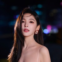 Beberapa menyebut pesonanya bak pewaris chaebol (anak konglomerat). Foto: Weibo