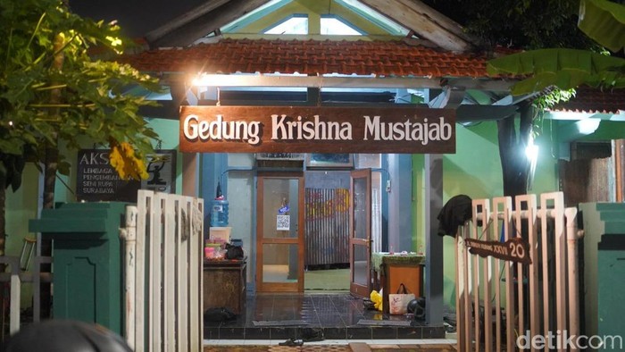 Aksera Surabaya Hidupkan Ruang Mati Lewat Pameran Jam Kosong