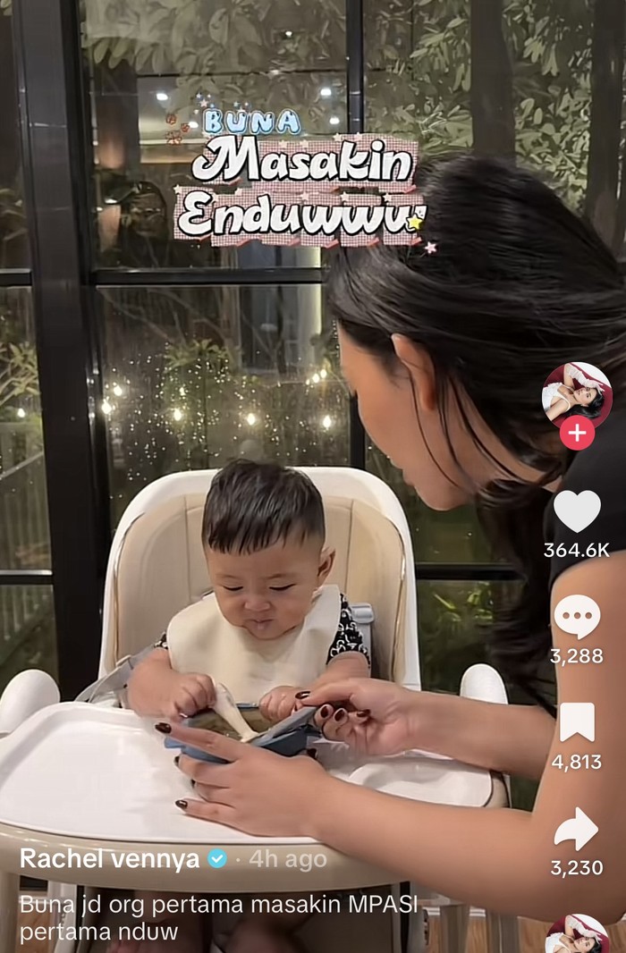 Aksi Rachel Vennya Saat Masak MPASI Pertama Untuk Anak Erika Carlina