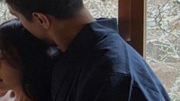 Momen berdua Amanda Zahra dengan suami dengan pakaian khas Jepang. (Foto: dok Instagram aamandazahra)