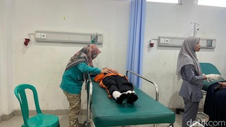 Bangunan Berusia 2 Abad di Siak Runtuh, Timpa 16 Pelajar dan Guru