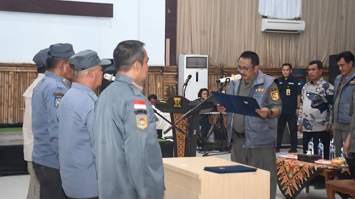 Kukuhkan Belasan Ribu Linmas, Bupati Sukabumi Dorong Jaminan BPJS