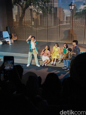 Fantasi Tuli Hadirkan Teater Inklusif Lewat Jemari Kecil