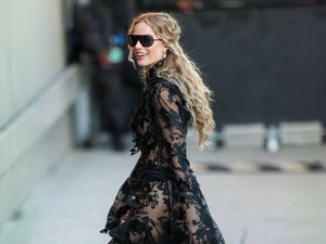 Foto: Gaya Terbaru Margot Robbie, Dulu Barbie Hidup Kini Jadi Si Gothic Seksi