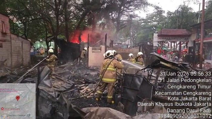 Diduga Korsleting Listrik, Rumah-Lapak Semi Permanen di Cengkareng Kebakaran