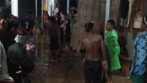 Kondisi hunian sementara (huntara) penyintas erupsi Lewotobi yang dipenuhi lumpur akibat banjir di Desa Konga, Kecamatan Titehena, Flores Timur, NTT, Sabtu (31/1/2026). (Foto: Kades Hokeng Jaya)