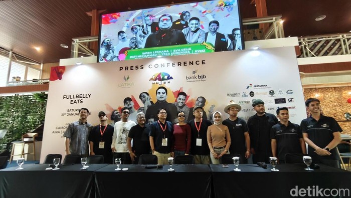 Konferensi pers Jazz Hujan.
