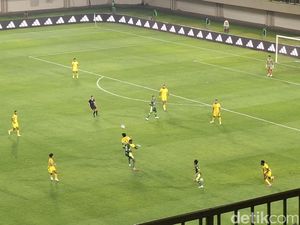 Gol Renan Alves Dianulir, PSS Vs Barito Putera Masih  0-0 di Babak Pertama