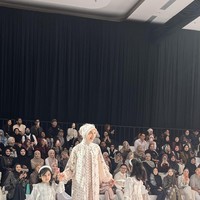 Zaskia & Shireen Sungkar Hadirkan Baju Lebaran Terinspirasi Catur & Broadway