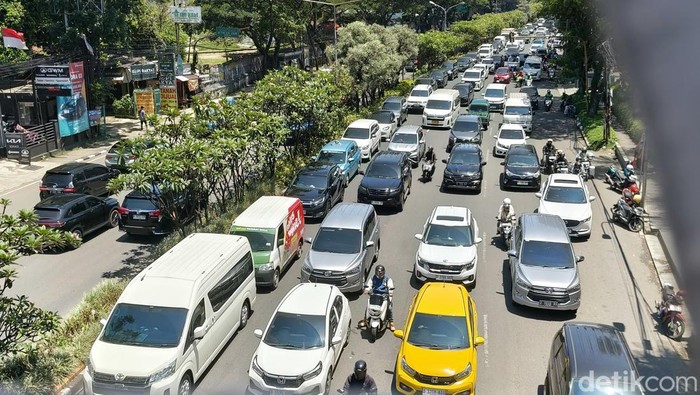 Akhir Pekan, Pasteur dan Sukajadi Bandung Dikepung Macet